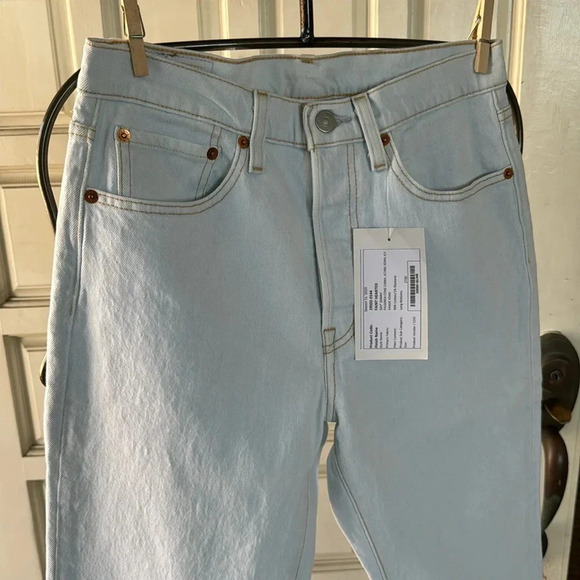 Levi’s 501 womens called faint hearted from sample sale NWT size 27 x 30 raw hem - Picture 4 of 16